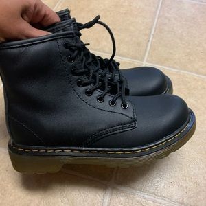 Dr Marten Kids Sz 1y